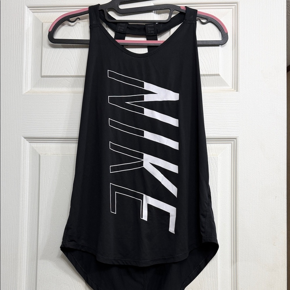 Nike Women's Black and White Graphic Tank Top